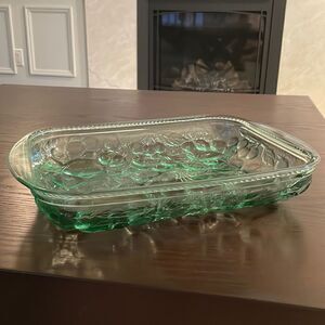 Libbey Orchard Fruit Green Glass Baking Dish 14” X 9 3/4” in Excellent Condition